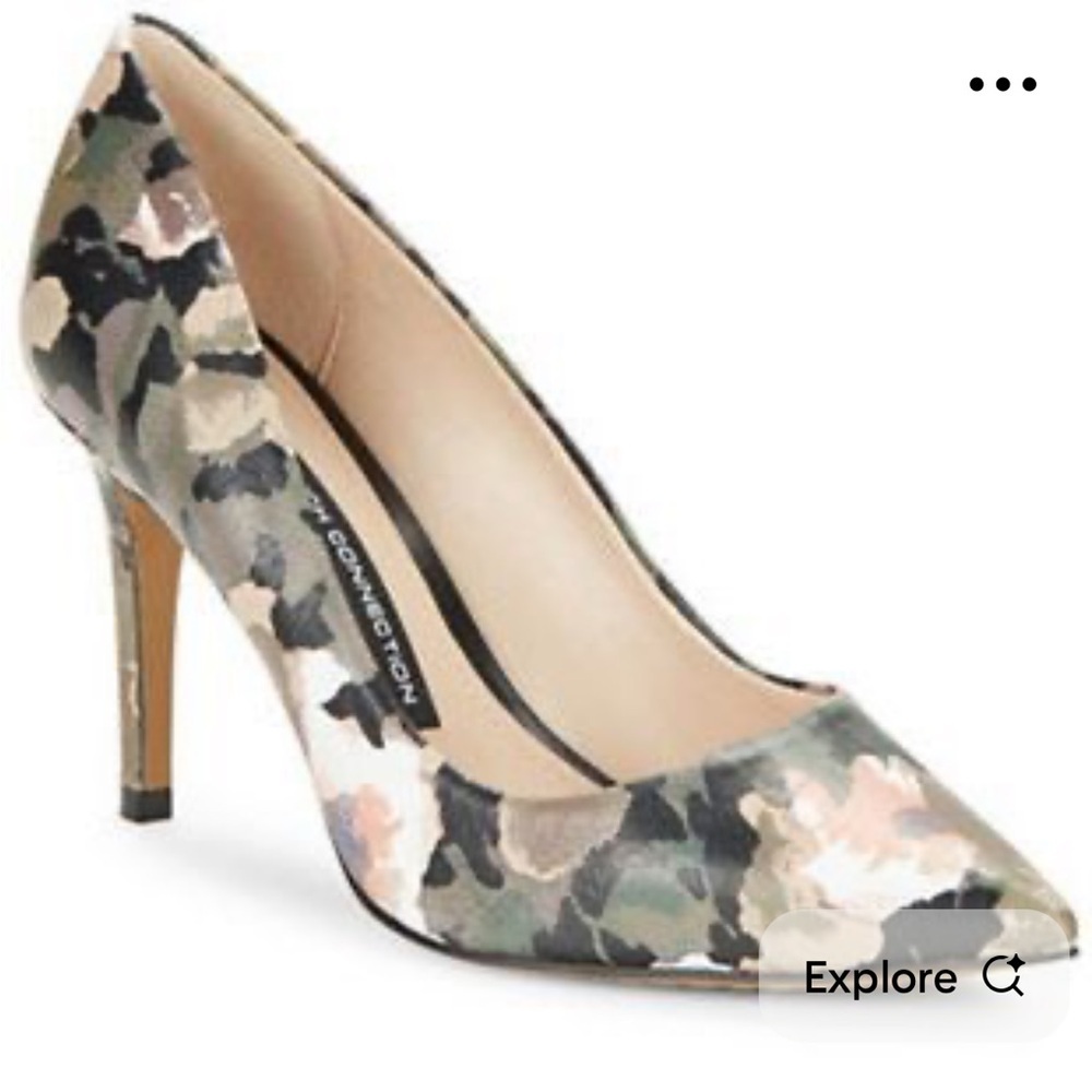 French Connection Rosalie camo Floral Print Pointed Toe Pumps 3 in heel size 7